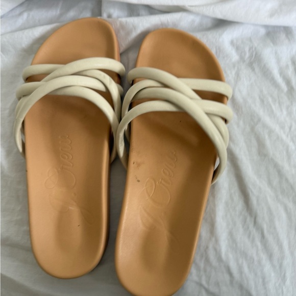 J. Crew Pacific cushy leather strap sandals AY424 White
Slide on slip Size 9.5 - Picture 11 of 11